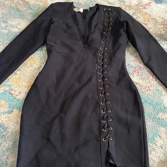 House Of CB Women's Laced Up Detail Deep V-Neck L/S Dress Size L NWOT - Picture 2 of 3